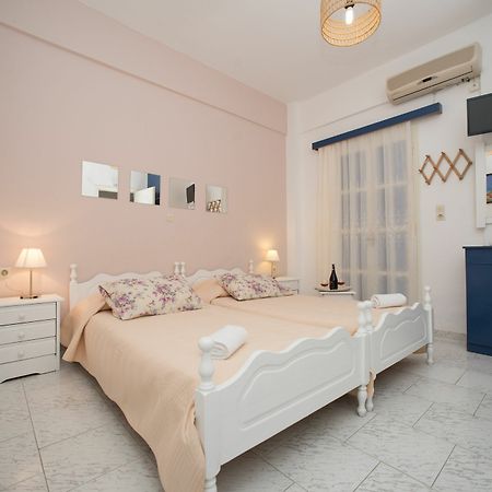 Aparthotel Bella Sant à Períssa Extérieur photo