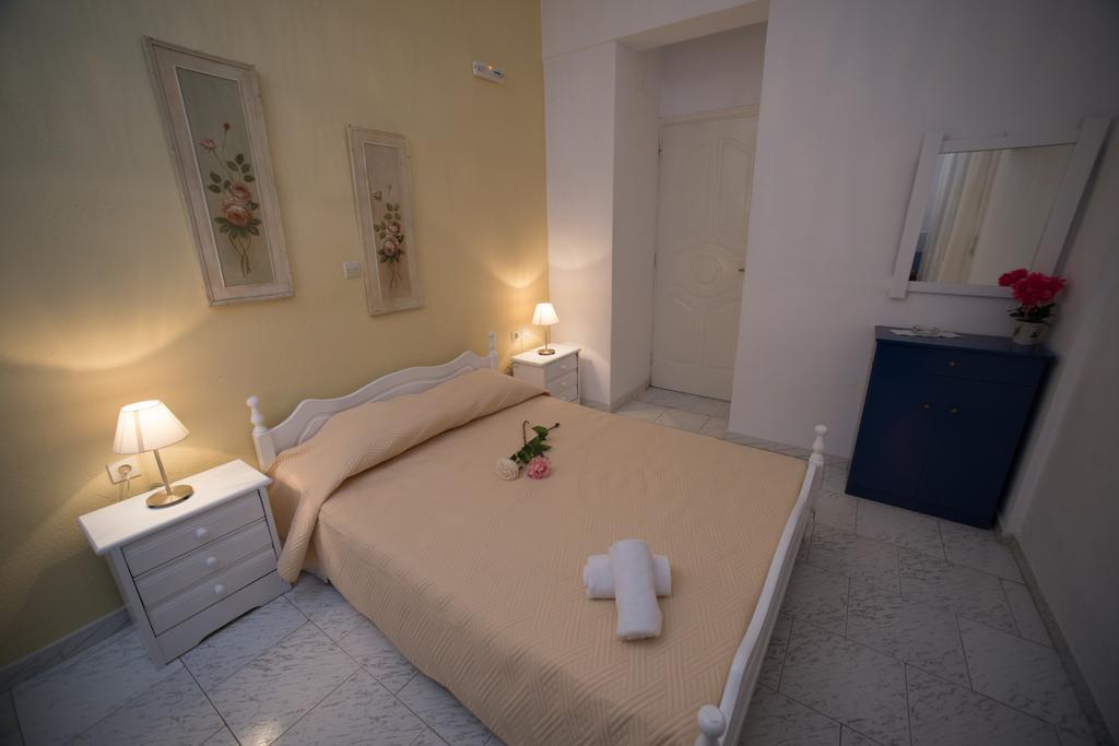 Aparthotel Bella Sant à Períssa Extérieur photo