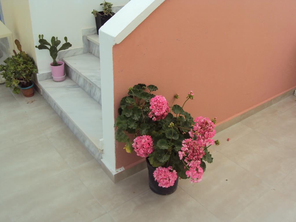 Aparthotel Bella Sant à Períssa Extérieur photo