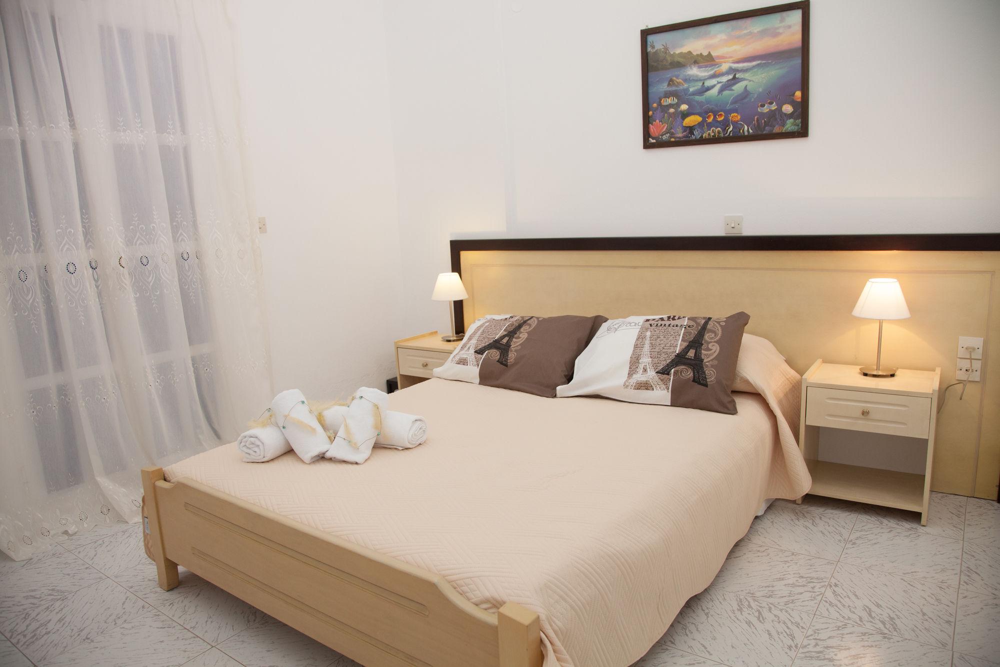 Aparthotel Bella Sant à Períssa Extérieur photo