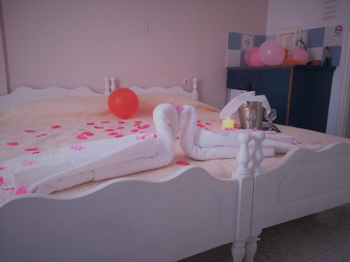 Aparthotel Bella Sant à Períssa Extérieur photo